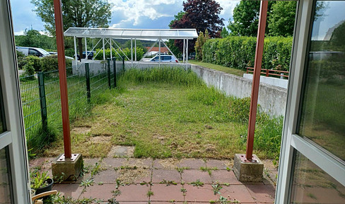 Helle 2 Zimmer Wohnung mit eigenem Garten und Terrasse