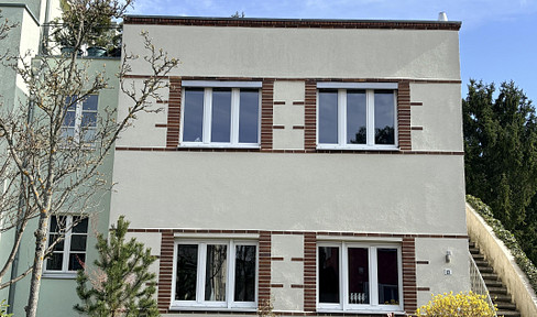 Detached house in a quiet location, suitable for families or as an investment property.
