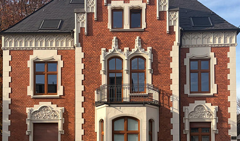Bright, renovated office space in a historic building with a balcony and its own entrance – all-inclusive rent in a prestigious villa (Hagen).