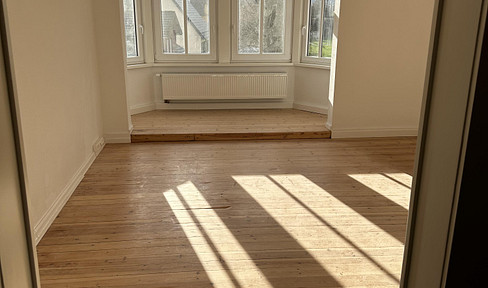 Schöne und helle Dachgeschosswohnung