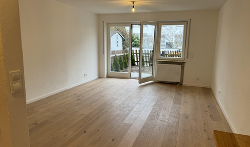 Charming, renovated one-bedroom apartment in a prime location.