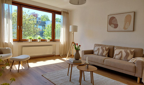 Sofort einziehen und sich zu Hause fühlen – stilvoll modernisierte 4,5-Zimmer-Wohnung in Leonberg