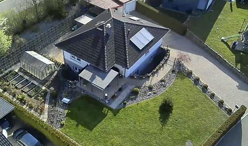 Modernes Einfamilienhaus / Bungalow mit großem Garten und viel Platz für die ganze Familie