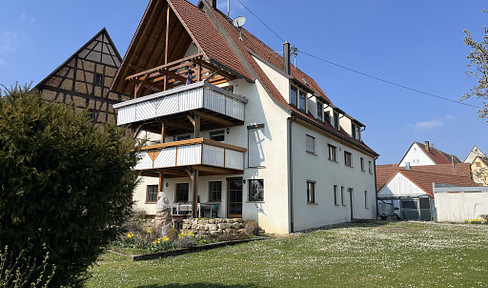5-Zimmer-Traumwohnung in Baisingen: 170 qm, 2 Bäder, Schwedenofen, Aussicht