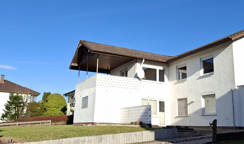 Großzügige 4-Zimmerwohnung in 2-Familienhaus am Petersberg