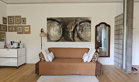 Modern, tastefully furnished studio apartment available for a fixed term of 2 years.