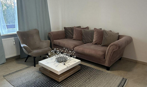 Charming apartment in a historic building, featuring 2 rooms and a central location.