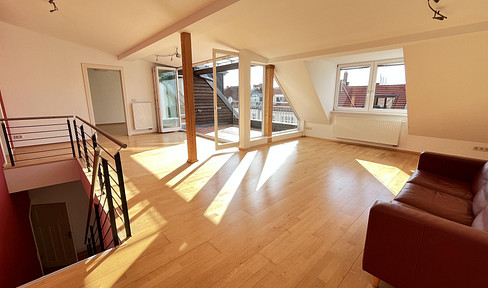 Exceptional 248 square meter maisonette apartment (located on the 4th floor and attic) with a terrace/balcony/loggia, close to Kurfürstendamm.