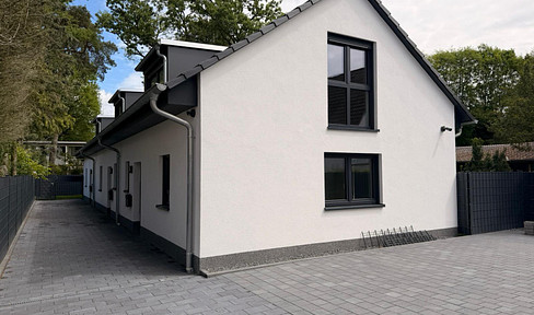 *PRICE REDUCED* First occupancy: Exclusive terraced house · 3 rooms · approximately 105–108 m² · New construction, completion in 2025.