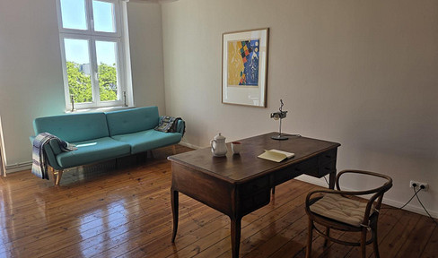 Babelsberg: 56m² furnished apartment – available for short or long term. Two balconies, high-quality furnishings.