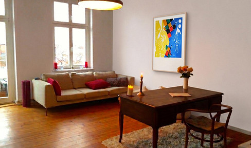 Indefinite stay: 56m² with 2 balconies and carefully selected designer furniture.