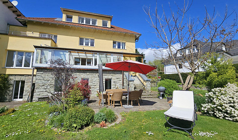 Exklusives Einfamilienhaus mit Panoramaausblick am Kapellenberg in Hofheim
