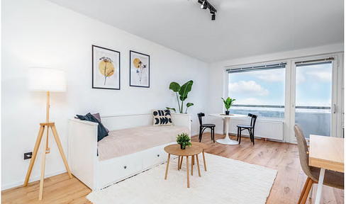 Ready-to-move-in designer apartment with mountain views, balcony, and pool in Munich-Solln.