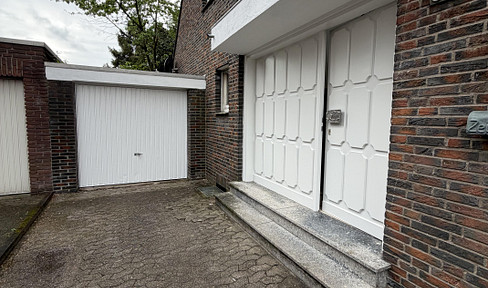 105m² Ground Floor Dream with a Large Garden, Fireplace, and a NEW Kitchen.