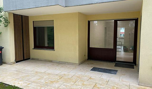 Wunderschön sanierte 4 Zimmer Terrassenwohnung inkl. EBK + Gartenanteil + Garage