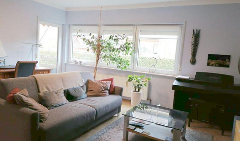 Schöne, helle und große 2 Zi-Whg mit EBK, AA und großem Balkon in Regensburg