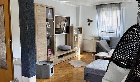 Spacious 95-square-meter apartment in Biebergemünd-Kassel – Newly renovated, with a fitted kitchen and a comfortable bathroom, available from August 1st, 2026.