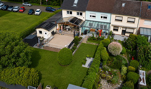 Modernisiertes Familienhaus mit Sonnengarten, Garage & Ausbaureserve