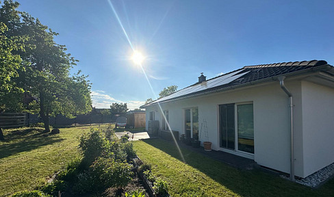 Bungalow | niedrige Betriebskosten | PV-Anlage · Wallbox · große Terrasse