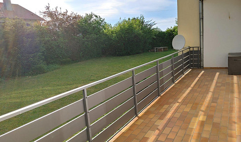 Große, helle Erdgeschoßwohnung in kleiner Wohnanlage