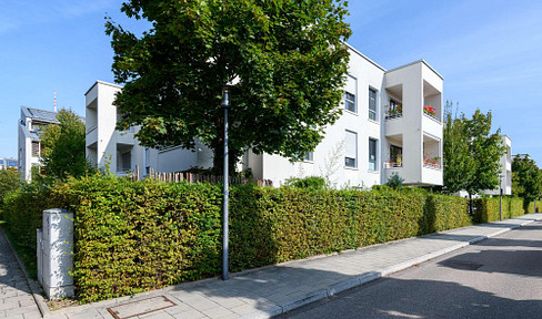 Moderne und lichtdurchflutete 3-Zimmerwohnung mit sonnigem Südbalkon in Schwabing