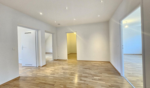 3 rooms for rent in a prime location near Sendlinger Tor.