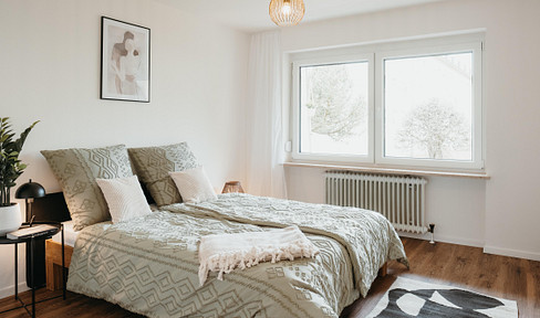 Erstbezug nach Sanierung: Charmante 3-Zimmer-Wohnung mit Stellplatz (ohne Maklerprovision)