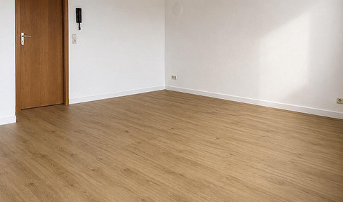 Paulinviertel: zentrale, komplett renovierte 2,5 ZKB mit neuer Küche
