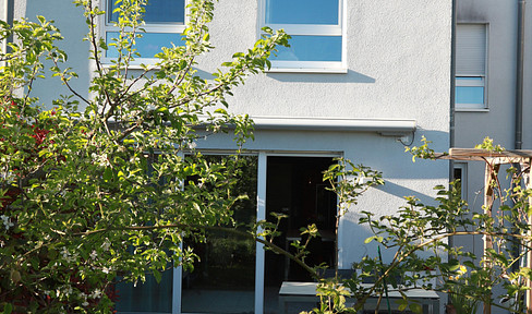 Wohnen wie im Haus, modern, großzügig, top gepflegt.