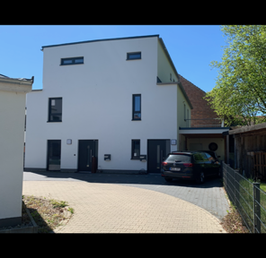 Commission-free: A stunningly beautiful maisonette apartment in Uetze, located on the eastern edge of the Hanover region.
