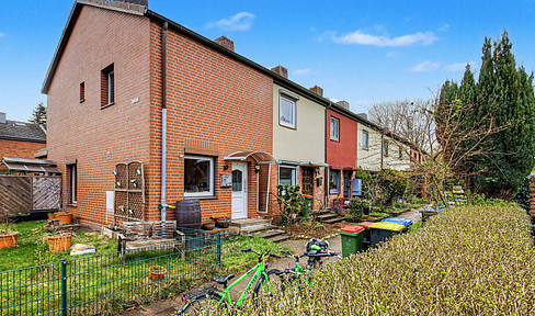 Family-friendly semi-detached house with a garden and full basement in Hamburg-Bramfeld.