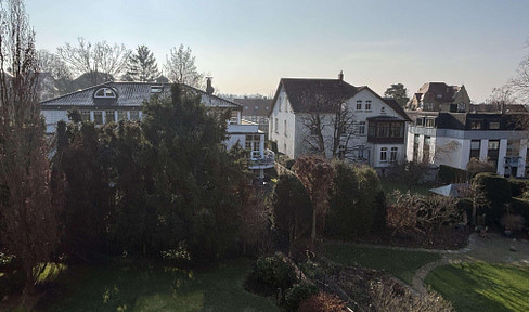 Stylish attic apartment with a fireplace and air conditioning in the East Quarter.