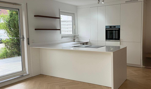 Frisch renovierte 3-Zimmer-Wohnung mit neuer EK& Terrasse