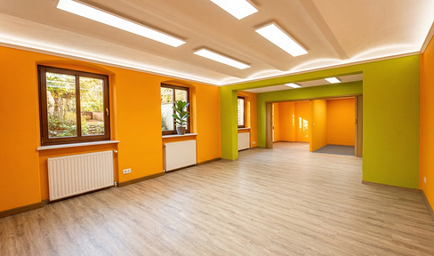 Bright commercial spaces in the basement, suitable for a practice, office, studio, or beauty salon - Prime location in Cottbus.