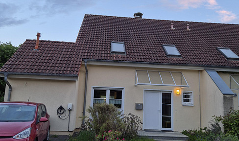 Take the subway from the "Grüner" district to the city center.