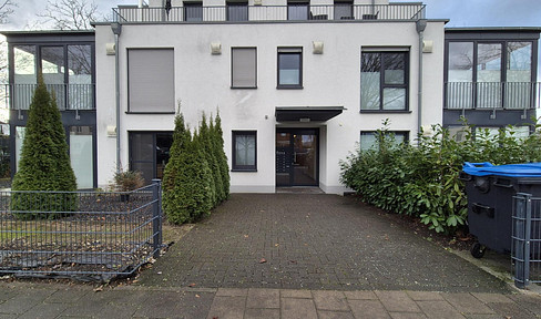 Helle 2-Zimmer-Wohnung im 2. OG mit WinterGarten in Düsseldorf-Lohausen