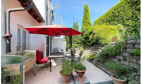 Move in and enjoy: Detached house on Moniberg with stunning views, a sauna, and 3 terraces – no agency fees.