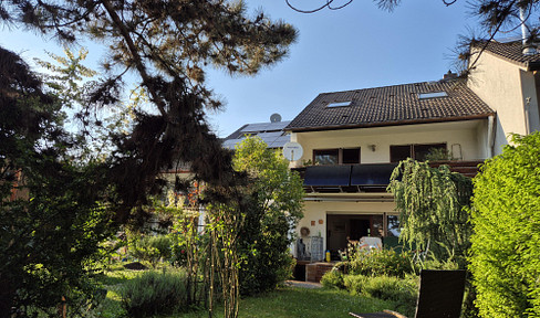 Space, space, space (total area 220 m²) ... and it's quite attractive too.