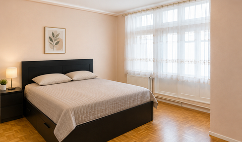 Beautiful, spacious 4-room apartment in a historic building, located in Rottenburg am Neckar.