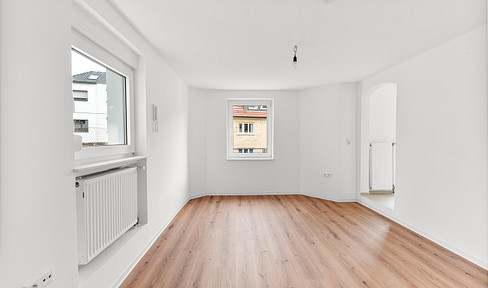 Completely renovated 2-room apartment, vacant, in a very desirable location in Stuttgart-South | No commission fees.