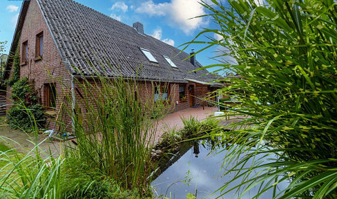 charismatisches Haus mit traumhaft weitläufigem Garten