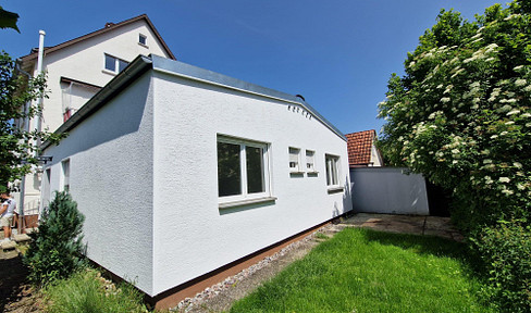 Haus-in-Haus-Gefühl: Einstöckiger Anbau mit eigenem Garten & separatem Zugang