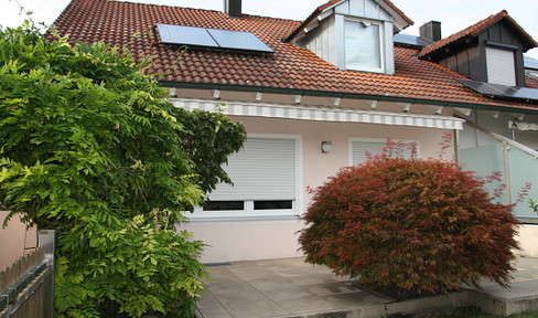 Bright semi-detached house - renovated - no commission fees - quiet location.