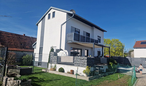 Completely renovated detached house + large plot, commission-free. Suitable for commercial use, equestrian activities, etc.