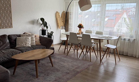 Wohnen mit Charakter: Großzügige 4,5-Zimmer-Wohnung in Leinfelden-Echterdingen (Teilmöbl.+E-Lade.)