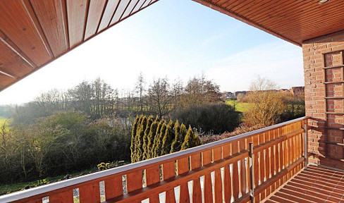 Duplex apartment with garden, carport, and panoramic views – live like you're in your own house.