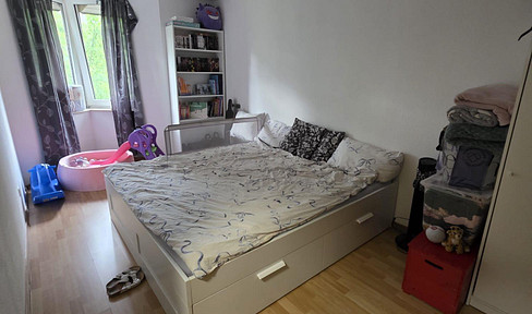 Spacious apartment available for rent in a convenient location near the city center of KR-Cracau.