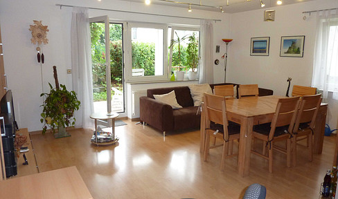 Großzügige 2-Zimmer Wohnung mit großer Terrasse am Fuß des hohen Aspergs, 5 Minuten zum Bhf Asperg