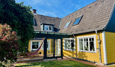 Modernisiertes Einfamilienhaus in Schnelsen: Ruhige 2. Reihe (provisionsfrei)