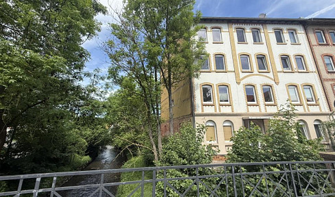 Bright 3-room apartment directly by the stream.